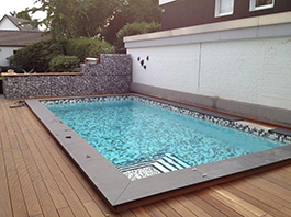 Betonbecken - mit Mosaik befliest - Betonbecken - mit Mosaik befliest -